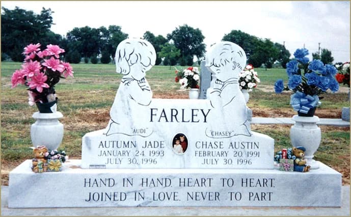 Infant/Children granite memorial by Sadler & Son Monument Works, CH 03