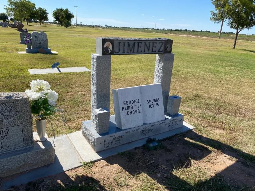 Custom granite memorial by Sadler & Son Monument Works, CM 22