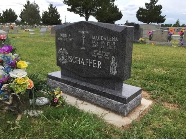Double Upright granite memorial by Sadler & Son Monument Works, DU 09