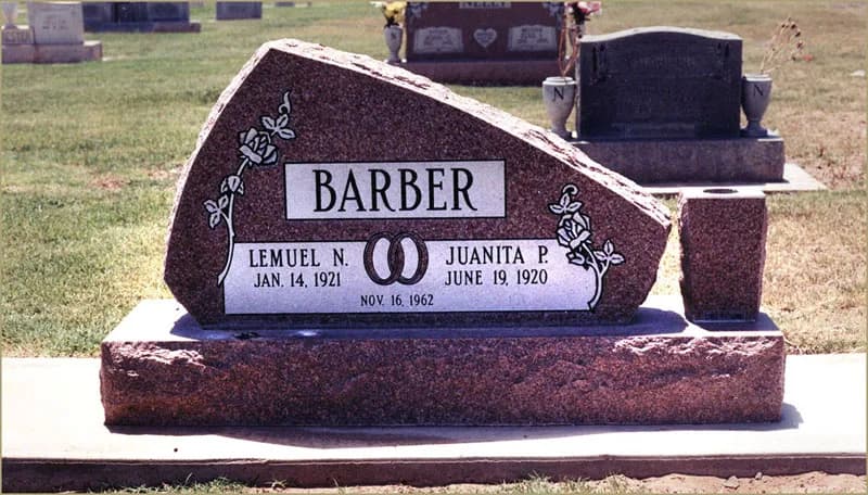 Double Upright granite memorial by Sadler & Son Monument Works, DU 10