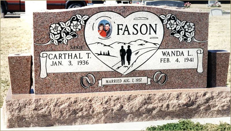 Double Upright granite memorial by Sadler & Son Monument Works, DU 12