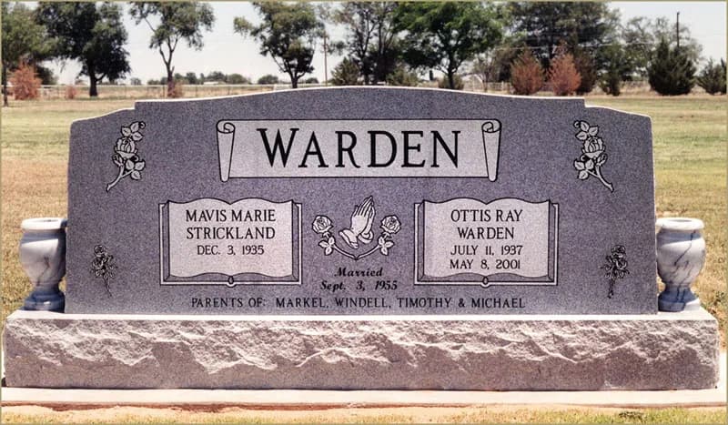 Double Upright granite memorial by Sadler & Son Monument Works, DU 17
