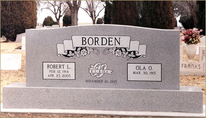 Double Upright granite memorial by Sadler & Son Monument Works, DU 19