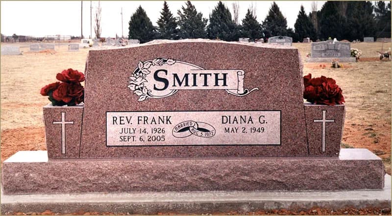 Double Upright granite memorial by Sadler & Son Monument Works, DU 21