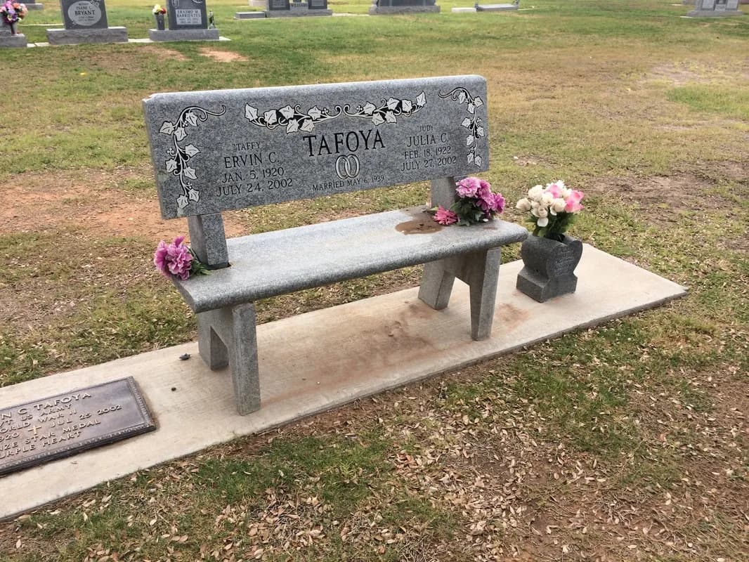 Double Upright granite memorial by Sadler & Son Monument Works, DU 31