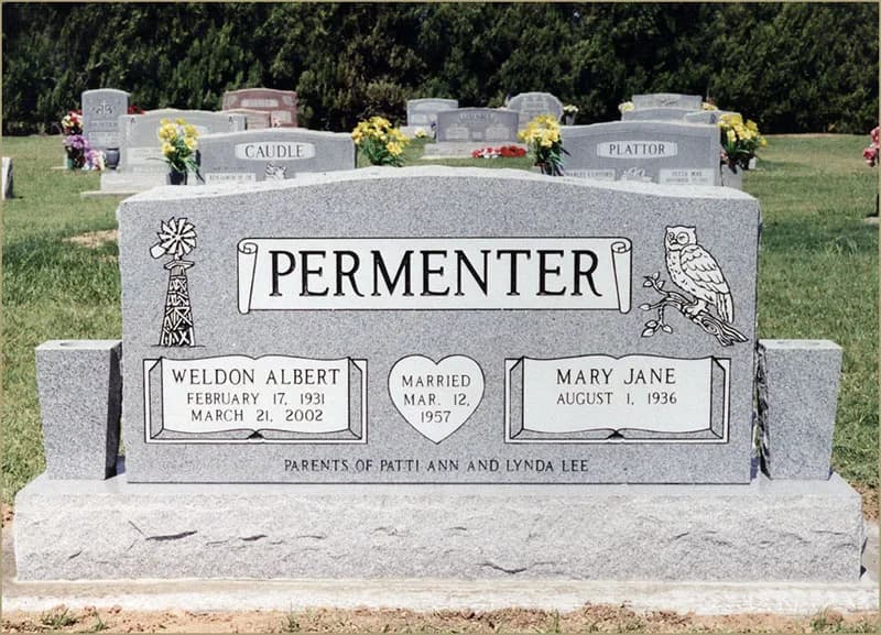 Double Upright granite memorial by Sadler & Son Monument Works, DU 38