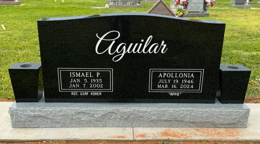 Double Upright granite memorial by Sadler & Son Monument Works, DU 82