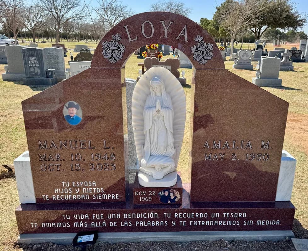 Double Upright granite memorial by Sadler & Son Monument Works, DU 97