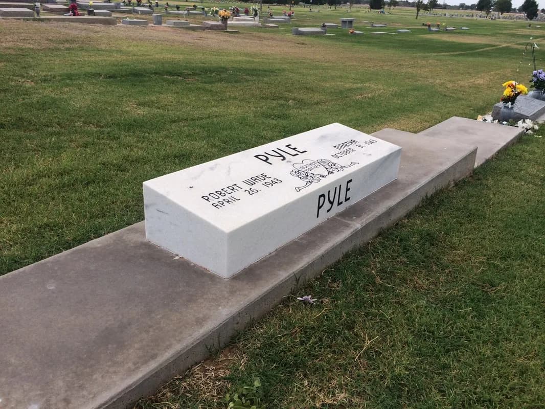 Flat/Beveled granite memorial by Sadler & Son Monument Works, FB 09
